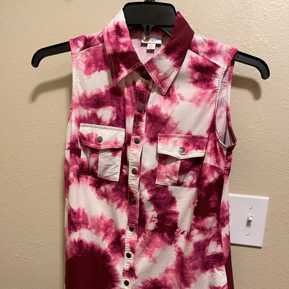 Lularoe Roxanne Snap Shirt